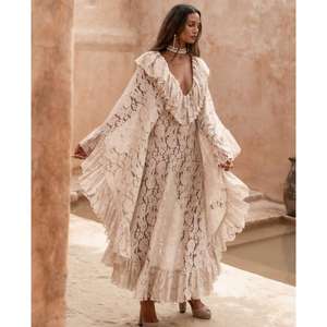 Caftán Maxi Stevie: Movimiento Puro, Escote Profundo en V, Volantes Románticos y Mangas Abullonadas que Captan Cada Brisa con un Toque Dramático y Sin Esfuerzo - Product Image 3