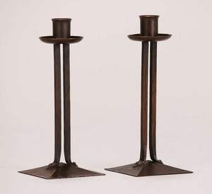 Elegante Portavelas de Hierro, Perfecto para un Interior de Hogar Elegante y una Exhibición Artística de Velas - Product Image 1