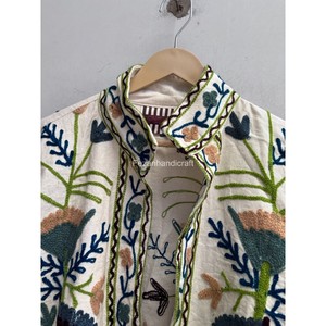 Veste en coton Suzani faite à la main, veste courte d'été, veste bohème chic, veste brodée ouzbèke, veste pour femme - Product Image 4