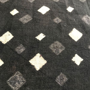 Tissu imprimé à la main 100% coton, motif géométrique en losanges noir et blanc |   Grossiste de Jaipur. - Product Image 1