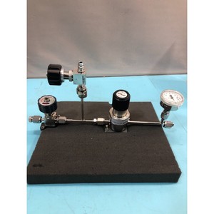 Régulateur de pression APTECH AP5008S4MTSCMK + 2X - Équipements et pièces semi-conductrices d'occasion fiables à l'échelle mondiale chez - Product Image 4