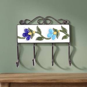 Porte-manteau mural rustique en métal avec motif floral en carreaux de céramique, 4 crochets pour le rangement des vêtements - Product Image 3