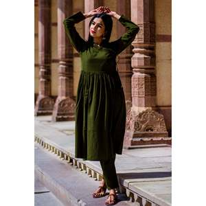 Conjunto de Kurta Verde Transpirable Nadiya con Dupatta Crema, Estilo Simple, Cintura Imperio, Talla XS, para Ocasiones Diarias - Product Image 3