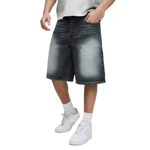 Shorts en jean denim noir délavé, coupe large, poches surdimensionnées, style streetwear pour homme - Product Image 3