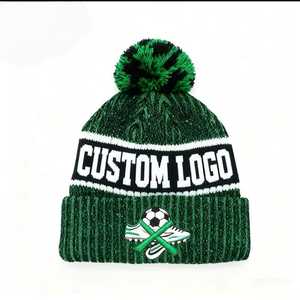 Bonnet de football personnalisé avec logo d'équipe, pompon, tricoté en acrylique chaud, brodé, pour fans de sport, idéal pour l'extérieur - Product Image 1