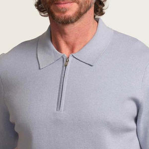 เสื้อโปโลทรงหลวมสำหรับผู้ชาย ผลิตจากผ้าฝ้ายผสมที่ทนทาน พร้อมดีไซน์กระดุมแบบคลาสสิก เหมาะสำหรับการเดินทางและสวมใส่ในชีวิตประจำวัน - Product Image 6