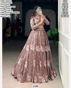 Conjunto de Lehenga Clásico Largo hasta el Suelo con Bordado Bhandhani Elegante en Color Cebolla y Contraste - Product Image 3