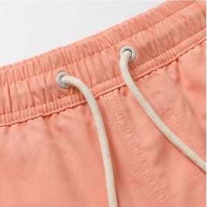 กางเกงว่ายน้ำชายหาดแบบกำหนดเองสำหรับเล่นเซิร์ฟ  กางเกงว่ายน้ำปักโลโก้ตามสั่ง ขายส่ง กางเกงว่ายน้ำคุณภาพพรีเมียม ระบายอากาศได้ดี แห้งเร็ว เหมาะสำหรับวันหยุดฤดูร้อน - Product Image 4