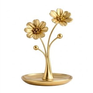 Objet décoratif en feuille de Ginkgo plaqué or, forme irrégulière, design moderne, décoration de table, art pour la maison - Product Image 5