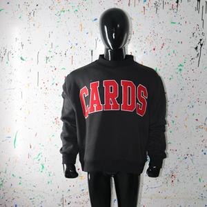 Sweat-shirt à col montant noir CARDS, broderie appliquée rouge 100%, col large, fils fins - Product Image 1
