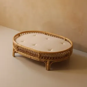 Lit pour animaux de compagnie en rotin tissé à la main, lit pour chien et chat en osier naturel, maison de couchage pour animaux de compagnie écologique faite à la main, meubles pour animaux de compagnie - Product Image 1