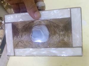 Bolso de mano de noche para mujer con patrón cuadrado de latón MOP, tachuelas de piedra, cierre magnético, forro de poliéster, correa de cadena hecha a mano, a la moda - Product Image 5