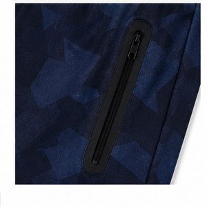 <b>Men's</b> Compression Trousers Engineered to minimize muscle <b>vibration</b> and provide a comfortable fit during high-impact training - Product Image 4