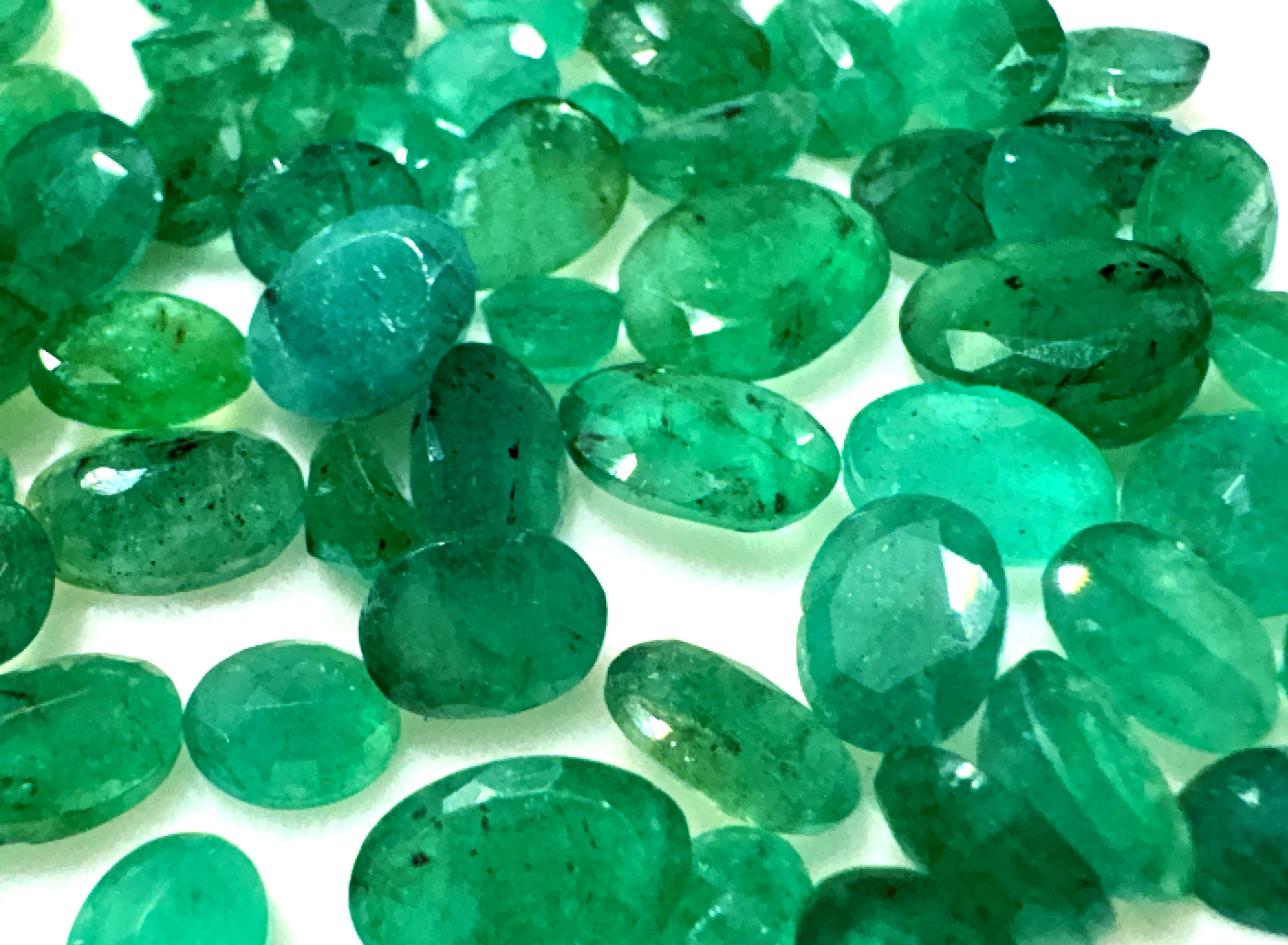 สีเขียว