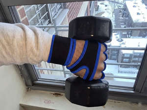 CLOVIX SPORTS Guantes de Entrenamiento Duraderos y Transpirables para Gimnasio, con Agarre Antideslizante y Amortiguación en la Palma, para Levantamiento de Pesas - Product Image 2