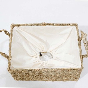 Panier de rangement rectangulaire en jonc de mer tressé artisanal avec doublure en tissu et poignées - Product Image 4