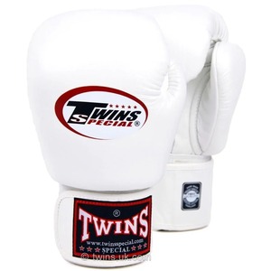Guantes de Boxeo TWINS IP-300 para Kick Boxing y Muay Thai, Guantes de Entrenamiento Profesional con Cierre de Gancho y Bucle, 100% Cuero Genuino - Product Image 3