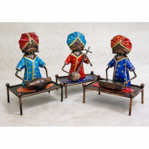 Figura Decorativa de Metal Hecha a Mano de un Músico Estilo Art Deco para Cumpleaños - Product Image 1