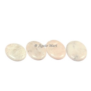 Piedra de Palma Pulida de Cristal de Piedra Lunar, Colección de Cristales Curativos, Piedras Naturales y Gemas en Venta - Product Image 1