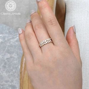 แหวนทองคำแท้ 18K ทรงมาร์คีส์ ประดับเพชรโมอิสซาไนต์ ดีไซน์คลาสสิกสำหรับผู้หญิง จาก Charm Jewells - Product Image 2
