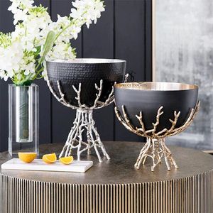 Ensemble de bols en métal noir de luxe avec support en forme de branche, élégante coupelle à fruits sur piédestal pour la décoration moderne de la maison et des hôtels - Product Image 1