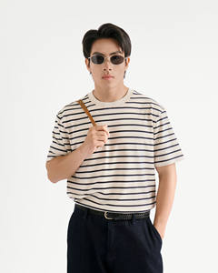 เสื้อยืดแขนสั้นผู้ชาย ผ้าฝ้าย 100% ระบายอากาศได้ดี ผ้าถักกันยับ  โลโก้ด้านหน้า  เป็นมิตรกับสิ่งแวดล้อม ทรงปกติ ใส่ได้ทุกวัน - Product Image 1