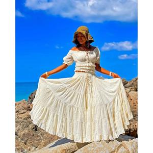 Ensemble coordonné bohème pour femme : haut court smocké à épaules dénudées et jupe longue évasée à volants – Idéal pour la plage, les stations balnéaires et les festivals - Product Image 1