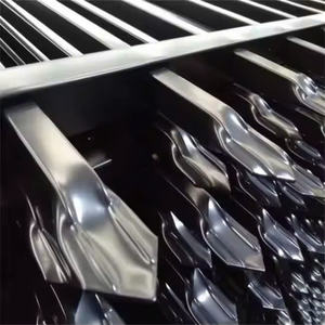 Rouleaux et Panneaux de Clôture de Jardin en Acier Tube Carré de Haute Qualité, Blanc et Noir, Écologiques, Revêtement Poudré, Cadre Métallique 3D, Origine Vietnam - Product Image 1