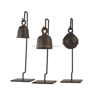 ระฆังสไตล์วินเทจแบบกลมกลืนของอินเดียตกแต่งโต๊ะแบบเรียบง่ายงานฝีมือแฮนด์เมดสไตล์วินเทจโลหะตกแต่งคริสต์มาส - Product Image 1