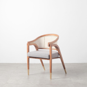 Chaise en bois ergonomique et durable avec assise en cannage naturel, idéale pour les projets de restaurants et d'hôtels - Vente en gros usine - Product Image 1