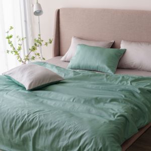 Parure de lit unie en satin tissé 100 % coton 300 fils/cm² de haute qualité avec taies d'oreiller, housse de couette et drap-housse doux pour hôtel - Product Image 6