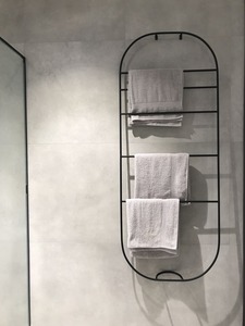 Porte-serviettes mural en acier inoxydable à 5 niveaux, design moderne pour salle de bain, chauffe-serviettes 100x60cm, résistant à la rouille, en métal - Product Image 5