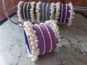 ชุดกำไลข้อมือชุบทองประดับมุกเทียมสีแดงสำหรับผู้หญิง สร้อยข้อมือแบบซ้อนได้สำหรับงานแต่งงาน เครื่องประดับสไตล์คลาสสิก - Product Image 2