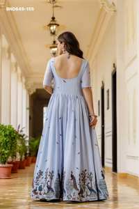 Ensemble Robe et Dupatta en Chinon avec Broderie, Couleur Étonnante et Style Élégant, Fabricant de Mode Féminine Indienne, Exportateur - Product Image 3