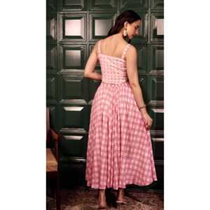 Robe de cocktail élégante rose poudré Aurora, accessoire pour crop top - Product Image 1