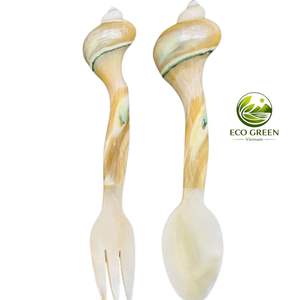 Cuillère en nacre en gros, idéale pour le caviar gris et les œufs de saumon, cuillère à huîtres gravée sur mesure, accessoires de cuisine nautiques de luxe - Product Image 2