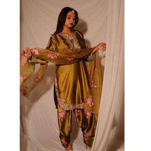 Traje Salwar Farshi de Lujo de Alta Demanda, Conjunto de 3 Piezas con Kurti Bordado y Dupatta para Eid, Diwali y Eventos Nupciales - Product Image 1