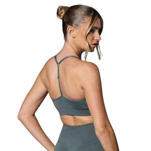 Soutien-gorge de sport rembourré à maintien moyen sans coutures avec logo personnalisé, bretelles spaghetti, séchage rapide, écologique et respirant pour femme - Product Image 2
