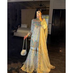 Hermoso conjunto de top y pantalón de gasa con cintura alta y dupatta para fiestas - Product Image 6