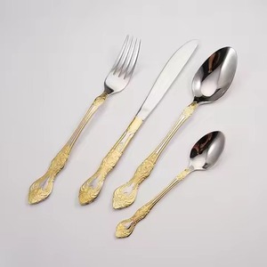 Service de couverts de luxe en laiton doré, collection élégante d'ustensiles de table, vaisselle haut de gamme pour réceptions de mariage et dîners - Product Image 3