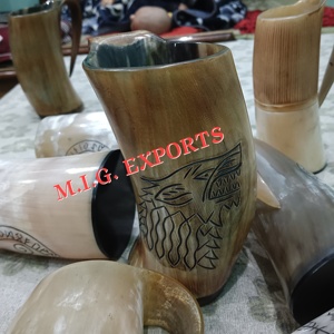 แก้วน้ำทำมือสไตล์ไวกิ้งโบราณ งานฝีมือแท้ ลายเลียนแบบเขาสัตว์ แก้วน้ำเขาสัตว์ธรรมชาติ สำหรับดื่มเบียร์/เอล/มี้ด เป็นมิตรกับสิ่งแวดล้อม - Product Image 1