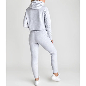 Pantalon de sport moderne pour femme, coupe ajustée, taille haute, en tissu extensible, idéal pour l'entraînement et les séances de fitness - Product Image 6