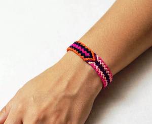 สร้อยข้อมือถักสานสีสันสดใสสุดฮิต สไตล์โบฮีเมียน สำหรับทุกเพศ เหมาะสำหรับงานเทศกาลและสวมใส่ลำลอง ลดราคา - Product Image 3