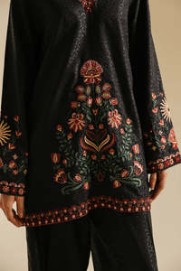 Kurta Kurti à manches longues brodée noire, col en V, coupe ample, en coton, tenue formelle traditionnelle indienne pakistanaise pour femmes - Product Image 6