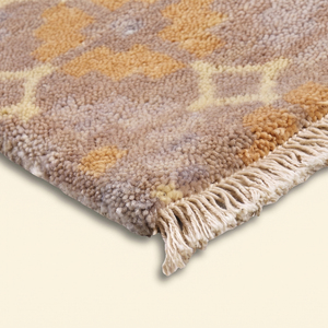 Alfombra de Lana Gruesa Tejida a Mano en Gris Dorado con Diseño de Diamantes Moderno, Ecológica y Antideslizante para Sala de Estar u Hotel - Product Image 6
