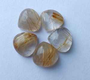 พลอยรูไทล์สีทองธรรมชาติทรงหัวใจ คุณภาพสำหรับทำเครื่องประดับ พลอยหลวมสำหรับบำบัดรักษา - Product Image 2