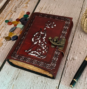 Diario Grimoire de Cuero de Lobo: Libro de las Sombras de Bruja (7x5 Pulgadas) - Product Image 2