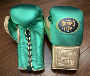 ถุงมือชกมวยหนังแท้สีเขียวเมทัลลิกและสีทอง รุ่น No Boxing No Life Style แบบผูกเชือกสไตล์เม็กซิกันสำหรับมืออาชีพ - Product Image 4