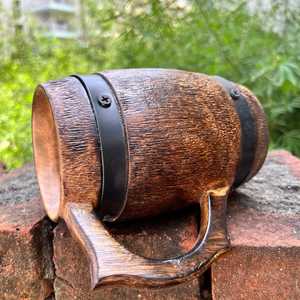 Jarra de Cerveza Vikinga Hecha a Mano de Madera con Banda de Hierro, Jarra Rústica Medieval, Regalo para Padrinos de Boda, Vajilla Renacentista - Product Image 4