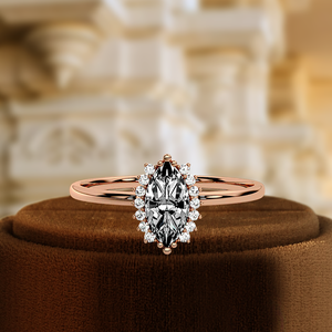 แหวนเพชรทรงมาร์คีส์ 1 กะรัต, แหวนเพชรเม็ดใหญ่แบบคลัสเตอร์ทอง 14k, แหวนเพชรทรงวินเทจดีไซน์เฉพาะตัวพร้อมเพชรด้านข้าง - Product Image 6